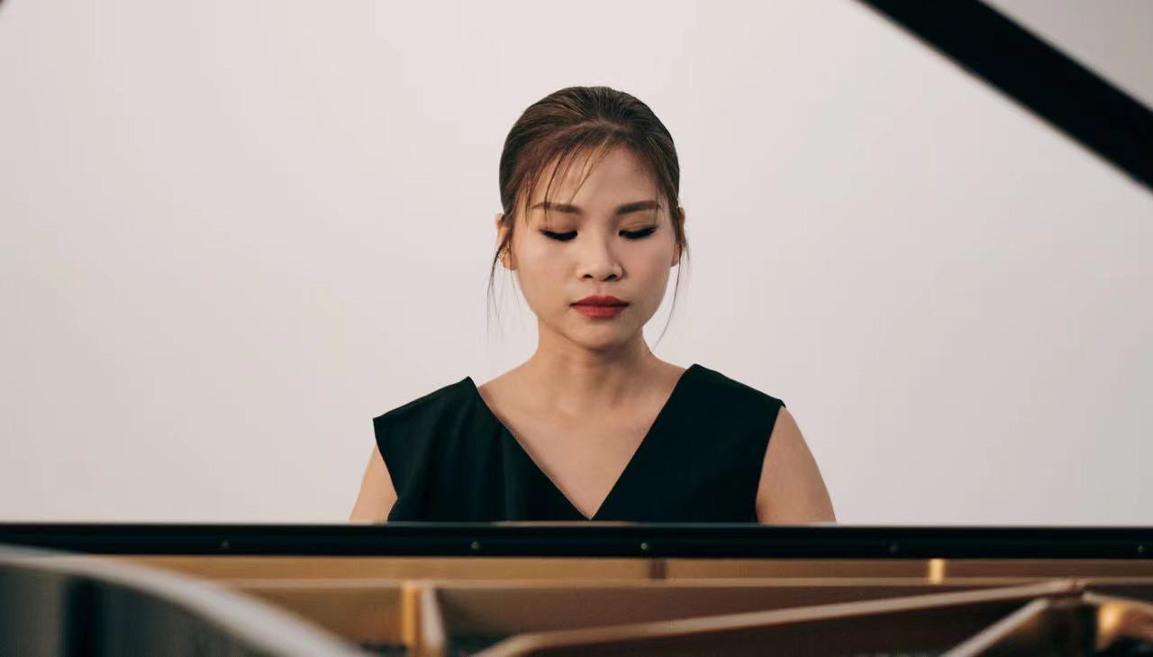 钢琴家张纬晴首张国际专辑《REFLECTIONS》 演奏多首名曲用音乐感悟人生 