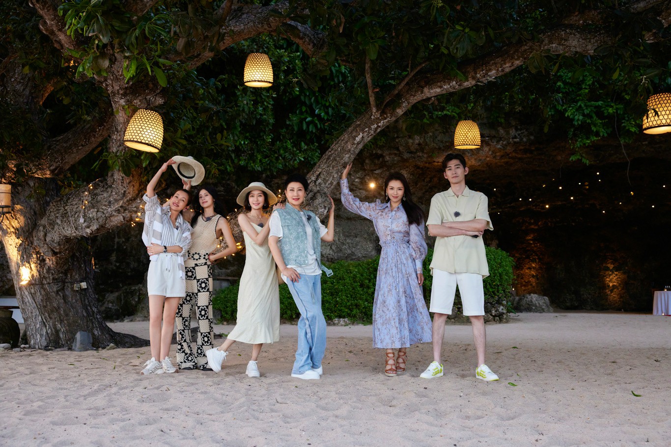 凯丽《花少好友记》印尼之旅感动收官 真情流露引网友直呼不舍 