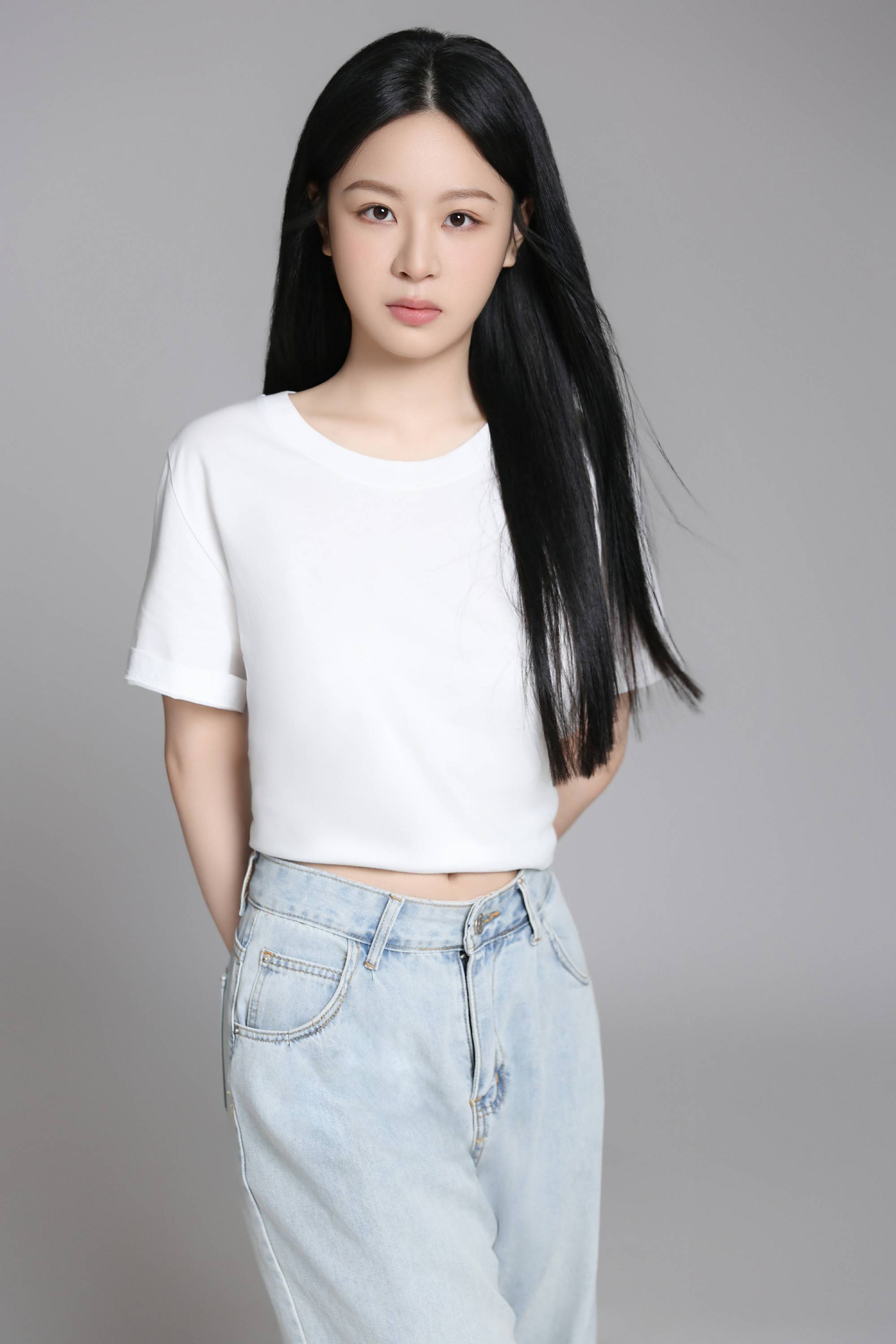 演员马嘉茄参演《和我结婚吧》与《醉梦灵州》，开启演艺事业新篇章 