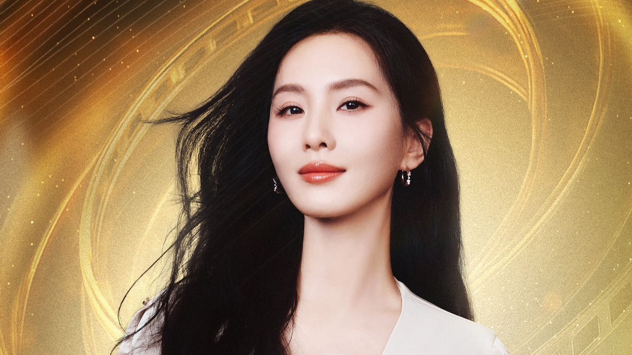 刘诗诗亮相中国影视之夜，获得央视年度推荐电视剧女演员