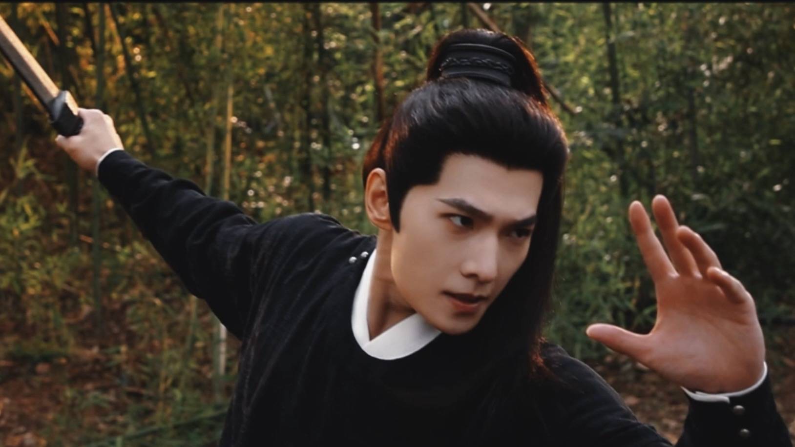 杨洋《雨霖铃》预约破百万 新释打戏花絮展南侠风骨 