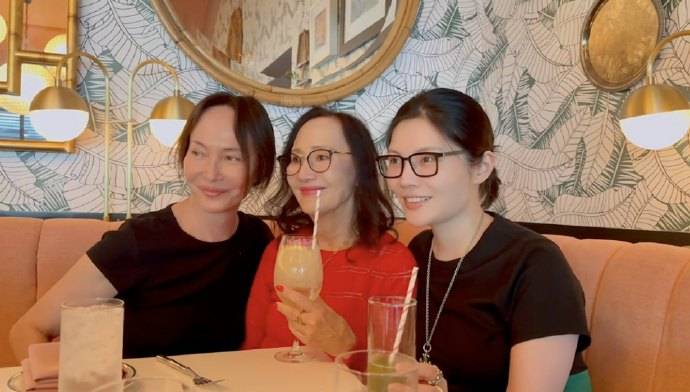 “香港第一美女”胡燕妮81岁状态太好像50岁，岁月从不败美人 