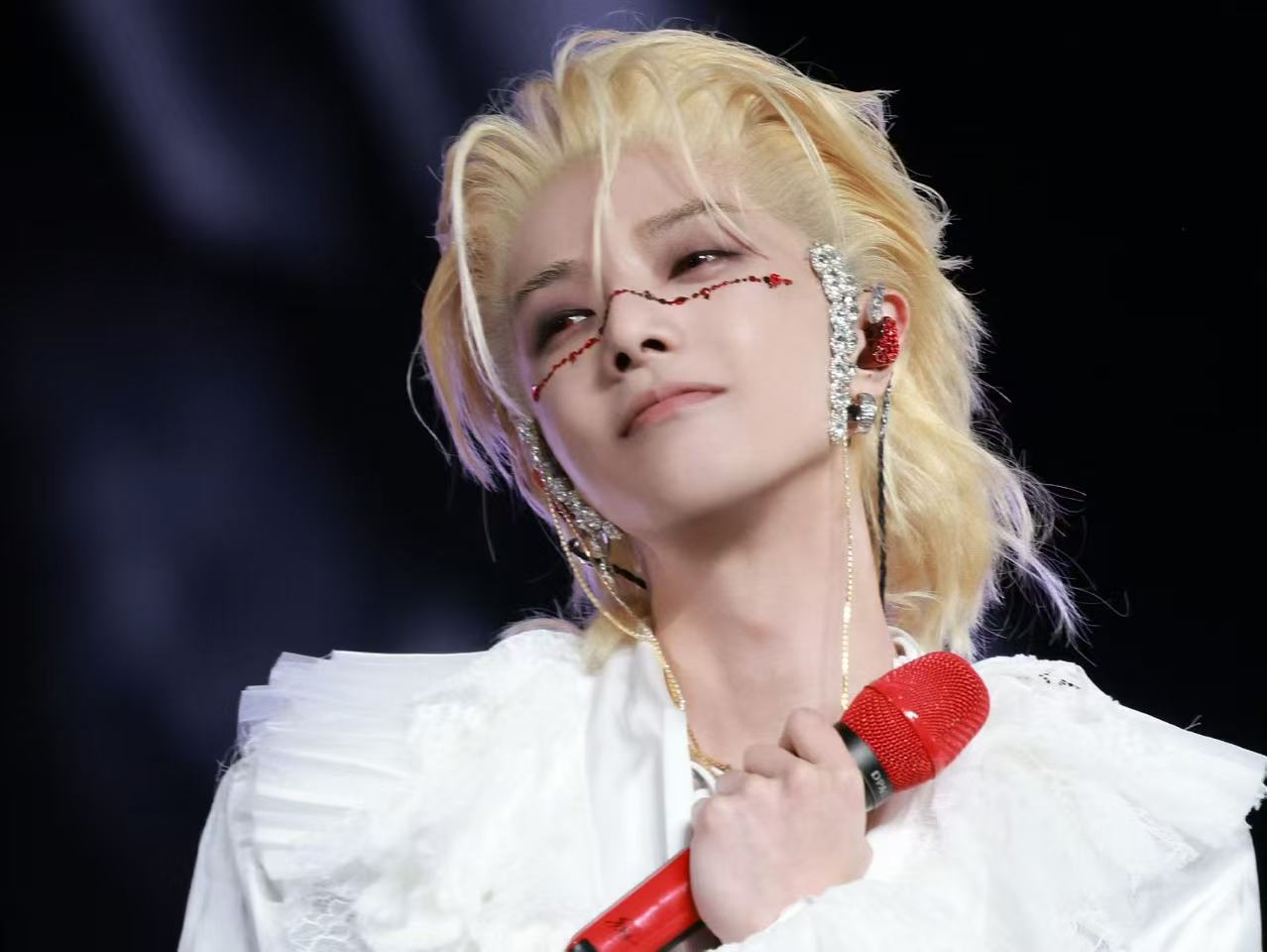 华晨宇火星演唱会第二阶段六场陆续开票 连曝两首新歌进度引期待 